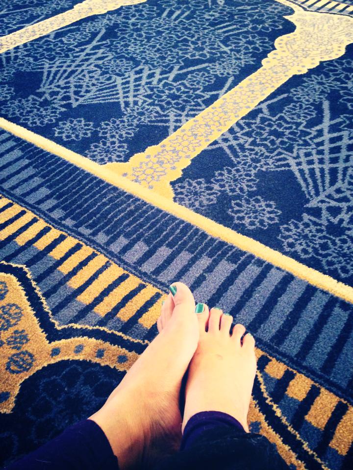 36598_712544532095165_230382272_n