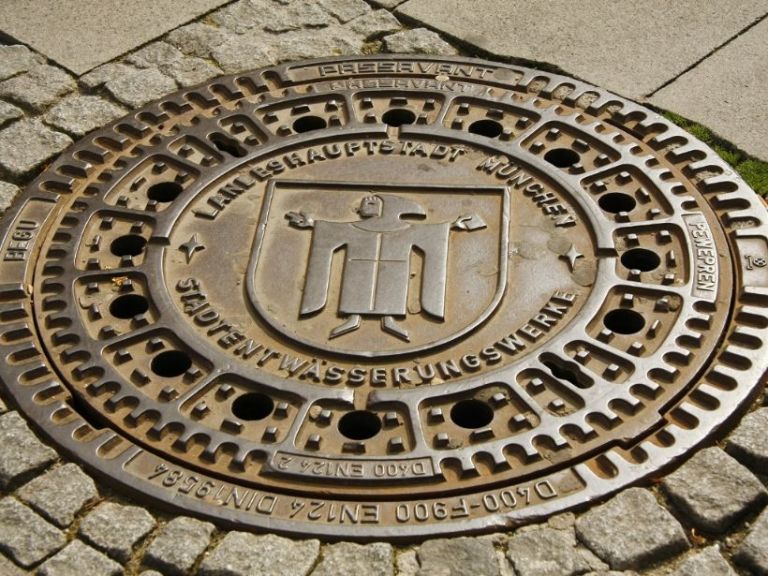 munich manhole cover 1